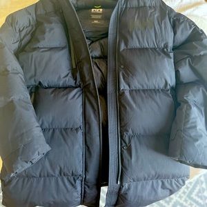 Helly Hansen medium mint condition warm mid length puffer!